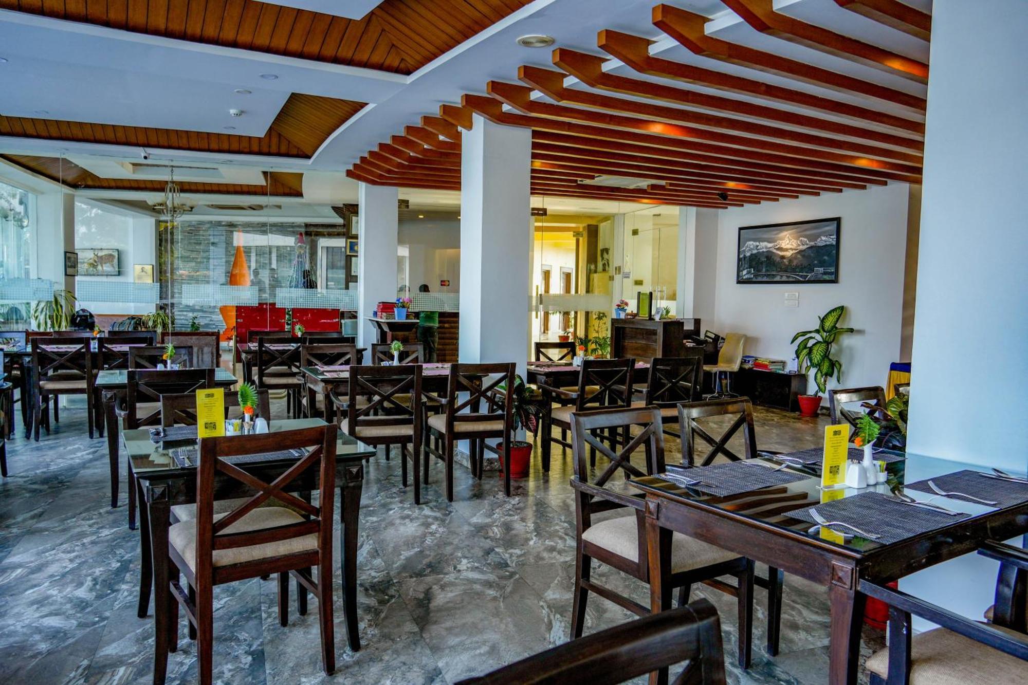 Himalayan Front Hotel By Kgh Group Pokhara Exterior foto
